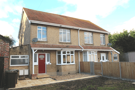 3 bedroom semi-detached house to rent - Photo 3