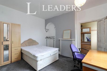 6 bedroom terraced house to rent - Photo 2