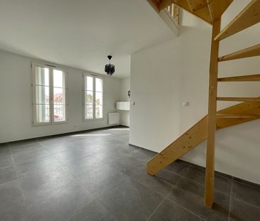 PROCHE GARE DE MELUN - F2 MEUBLÉ en DUPLEX 46 m2 avec box - Photo 2