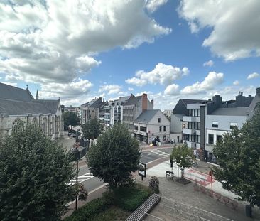 Prachtig appartement in centrum Beveren met zicht over de Markt - Photo 1