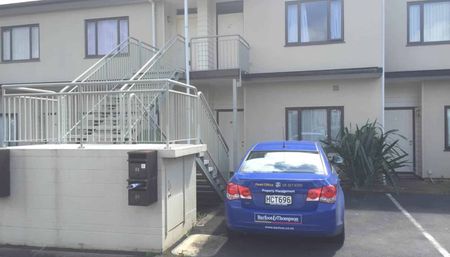 Recently Renovated & Furnished in Central Albany - Photo 3