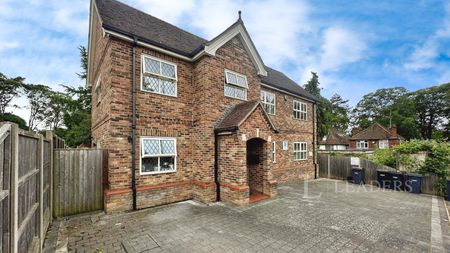 1 bedroom room to rent Large Ensuite Room - Wardown Crescent - Furnished - Bills Included - Photo 4