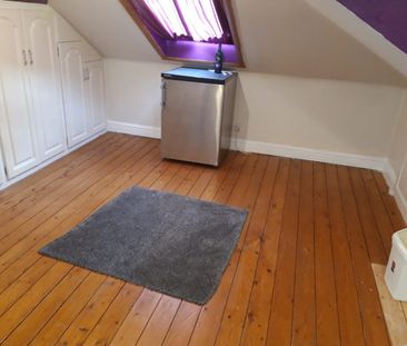 Room in a Shared House, The Riding, LE4 - Photo 1