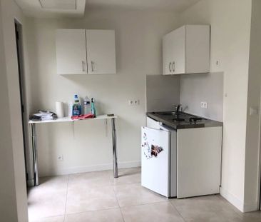 Studio en Rez-de-Jardin SARTROUVILLE - Photo 2