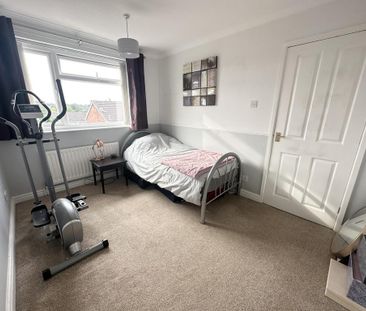 3 bedroom semi-detached house to rent - Photo 4