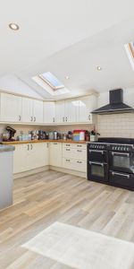 3 bed semi-detached house to rent in Hunts Hill Lane, Naphill, High Wycombe, Buckinghamshire, HP14 4RL - Photo 3