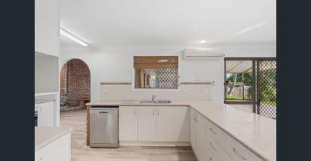 Spacious Family Home with large back Patio / Yard! - Photo 4