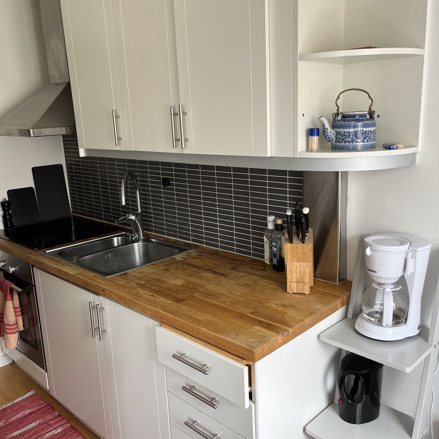 Uppfartsvägen, Solna - Photo 1