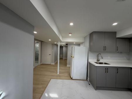 For Lease - Lower - 4792 Glasshill Grove, Mississauga, Ontario - Photo 4