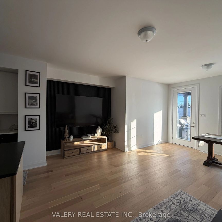 18 Kiernan Crescent N - Photo 1