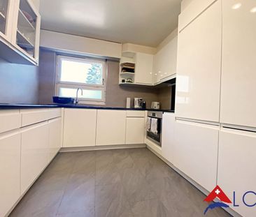 Magnificent furnished 5-room apartment with lake view - Photo 5