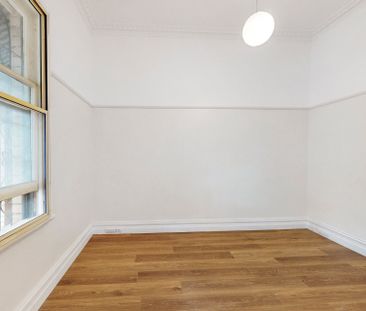 Charming 2-Bedroom in Prime Inner Melbourne Location - Photo 1