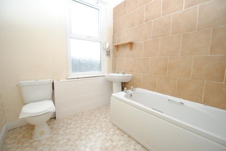 2 bedroom terraced house to rent - Photo 5