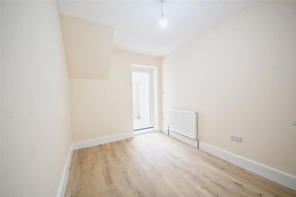 3 bedroom flat to rent - Photo 1