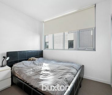 Beach living with courtyard! - Photo 3