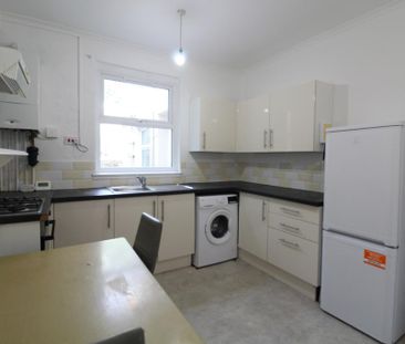 3 bedroom terraced house to rent - Photo 6