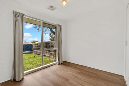 12 Sherriff Rise, Pakenham VIC 3810 - House For Rent | Domain - Photo 3