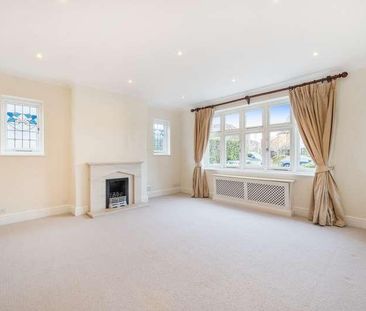 West Grove, Hersham, Walton-on-thames, Surrey, KT12 - Photo 3