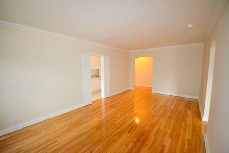 Minutes to Downtown Ottawa and uOttawa! - Photo 2