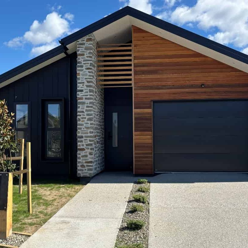 4 BEDROOMS - CROMWELL - Photo 1