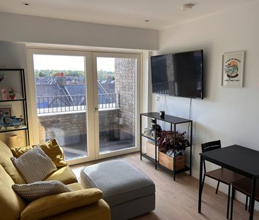 1 Bed Flat, Kingston Road, SW20 - Photo 1