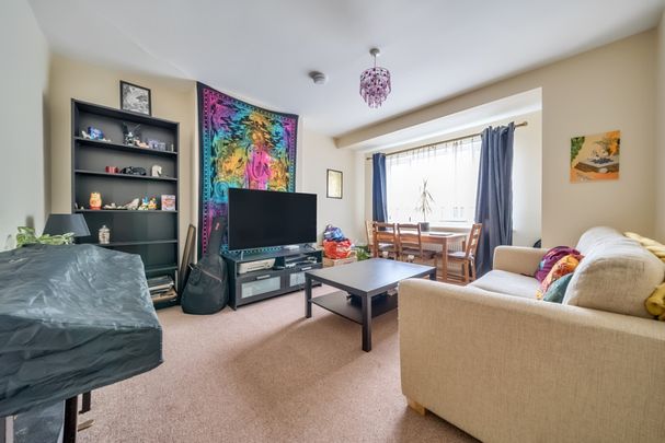 Long Drive, Greenford, UB6 - Photo 1