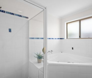 9 Weeroona Place, Jerrabomberra NSW 2619 - House For Rent | Domain - Photo 6