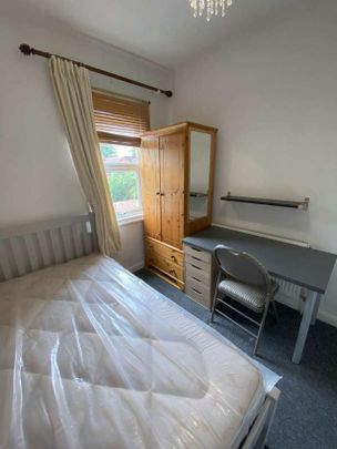 Grange Avenue, Reading, RG6 - Photo 1