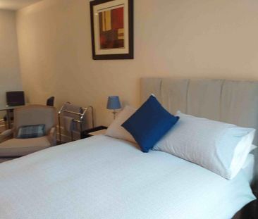 1 bedroom in a house share to rent - Photo 2