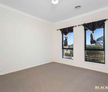 Low maintenance three bedroom Bonner home opposite reserve with solar - Photo 6