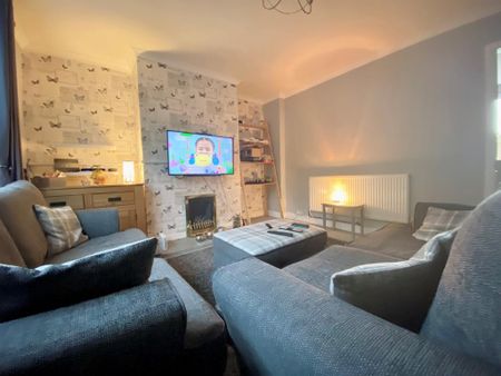 3 bedroom terraced house to rent - Photo 2