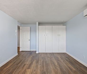 For Lease - 29 Woodvale Green Drive Unit# B, South of Baseline to K... - Photo 3