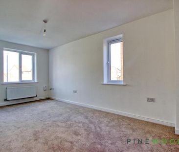 3 bedroom semi-detached house to rent - Photo 4