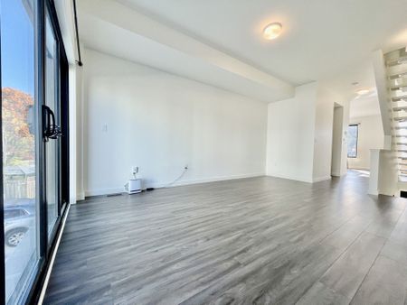 For Lease - 29 Rainwater Lane, Barrie, Ontario - Photo 2