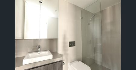 Spacious one bedroom apartment! - Photo 4