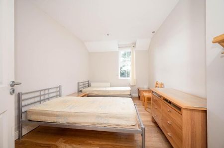 Apartment 3 Lily Court 14a Deramore Park South, Belfast, BT9 5JY - Photo 4