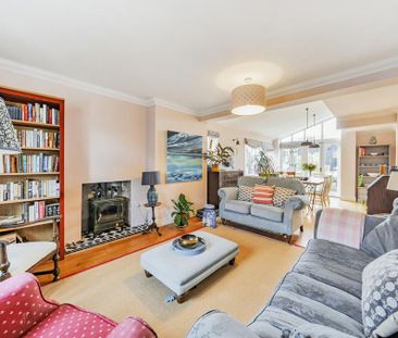 4 bedroom detached house to rent - Photo 3