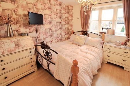 2 bedroom terraced house to rent - Photo 4