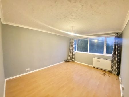 Kerry Court, Upminster Road North, Rainham, Property for rent - Photo 5