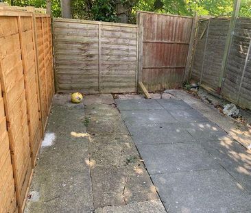 2 bedroom terraced house to rent - Photo 6