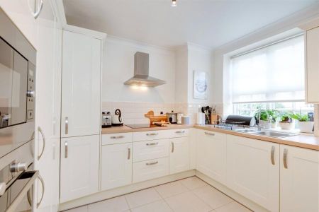 3 bedroom apartment to rent - Photo 5