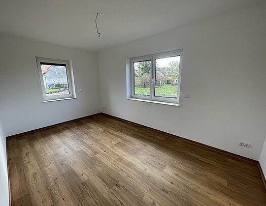 Doppelhaushälfte mit Vollbad, Garten+Terrasse und 2 Stellplätze - Foto 1