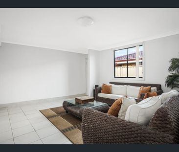 17 Trout Place, St Clair, NSW 2759 - Photo 2