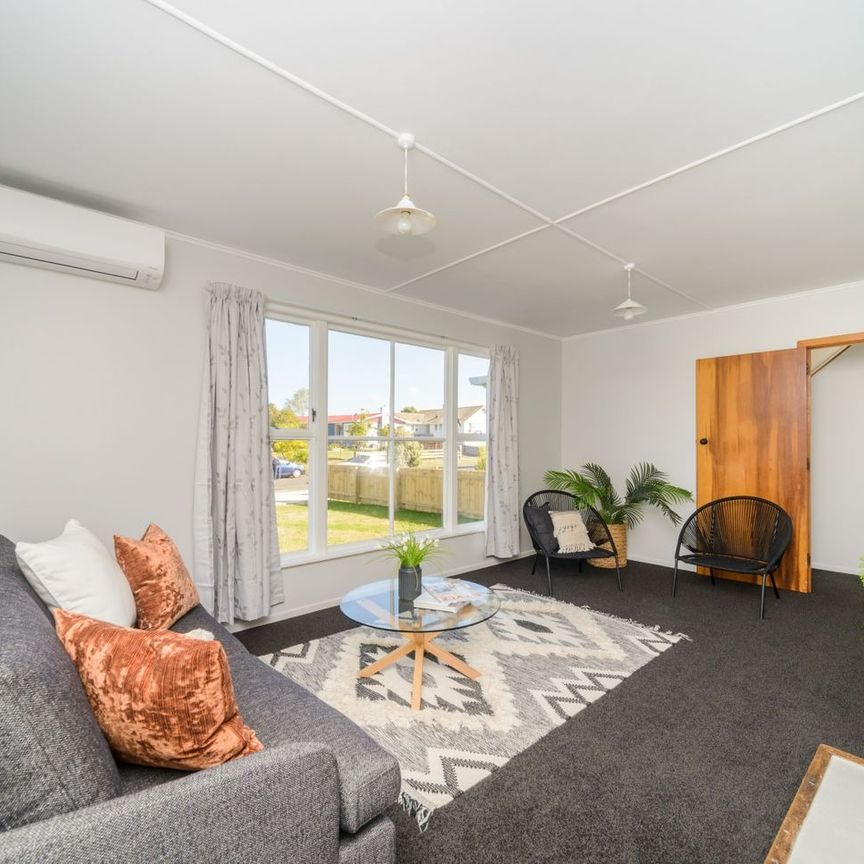Feilding - 3 bedrooms - Photo 1