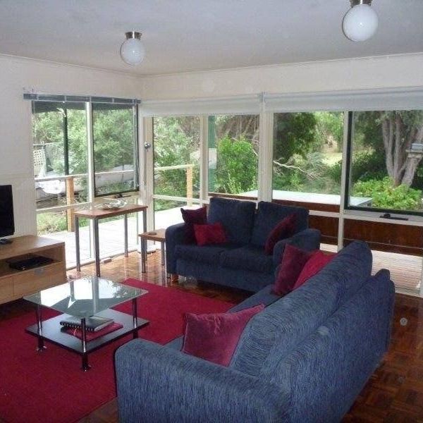 3 BEDROOM - 2 BATHROOM - FAMILY HOME - Photo 1