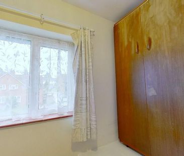 4 bedroom semi-detached house to rent - Photo 4