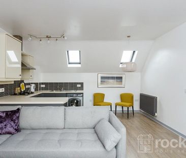 Pioneer Way, Stafford, Staffordshire, ST17 - Photo 3