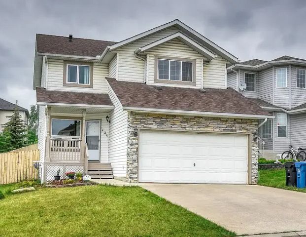 3 Bedroom House in Arbour Stone Rise NW | 224 Arbour Stone Rise Northwest, Calgary - Photo 1