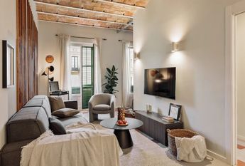 Ronda de Sant Pere, Barcelona, Catalonia 08010