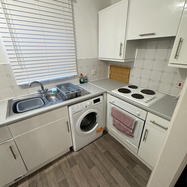 1 bedroom flat to rent - Photo 1